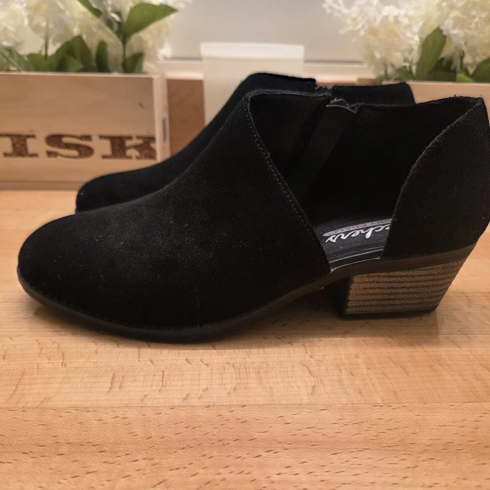 Skechers very good